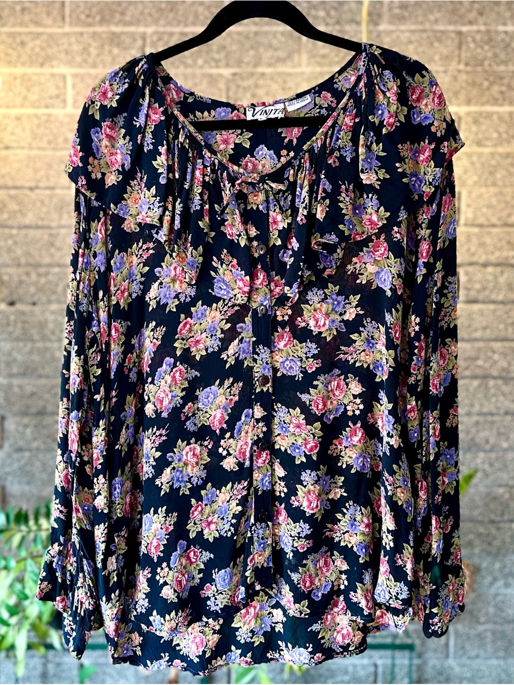 Vintage 80s/90s Vinita Brand Billowy Black Long Sleeve Floral Peasant Blouse